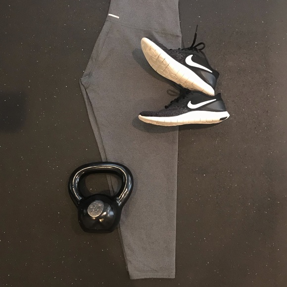 Gray Aerie Workout Pants - Picture 2 of 7